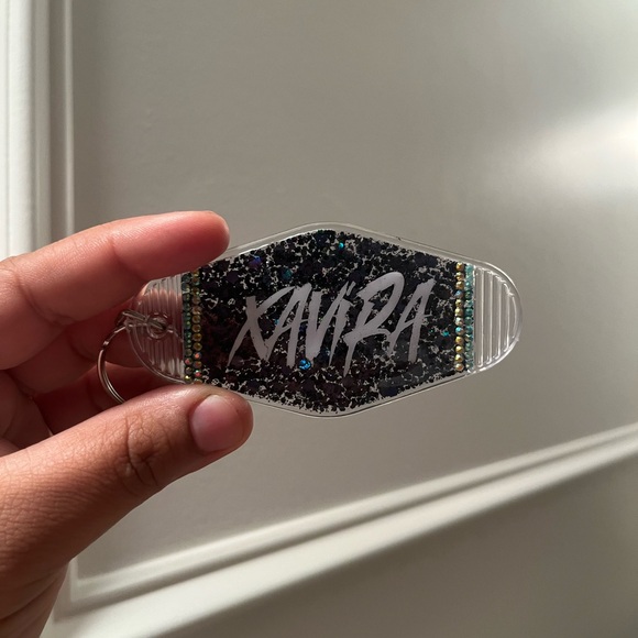 ✨ Custom Name Keychain ✨ - Picture 2 of 4